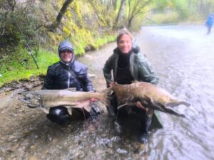 Una Aventura Inolvidable en Santa Cruz: Tras los Gigantes Chinook y las Truchas Patagónicas