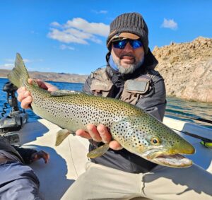 El Limay un destino fabuloso para pescar truchas…